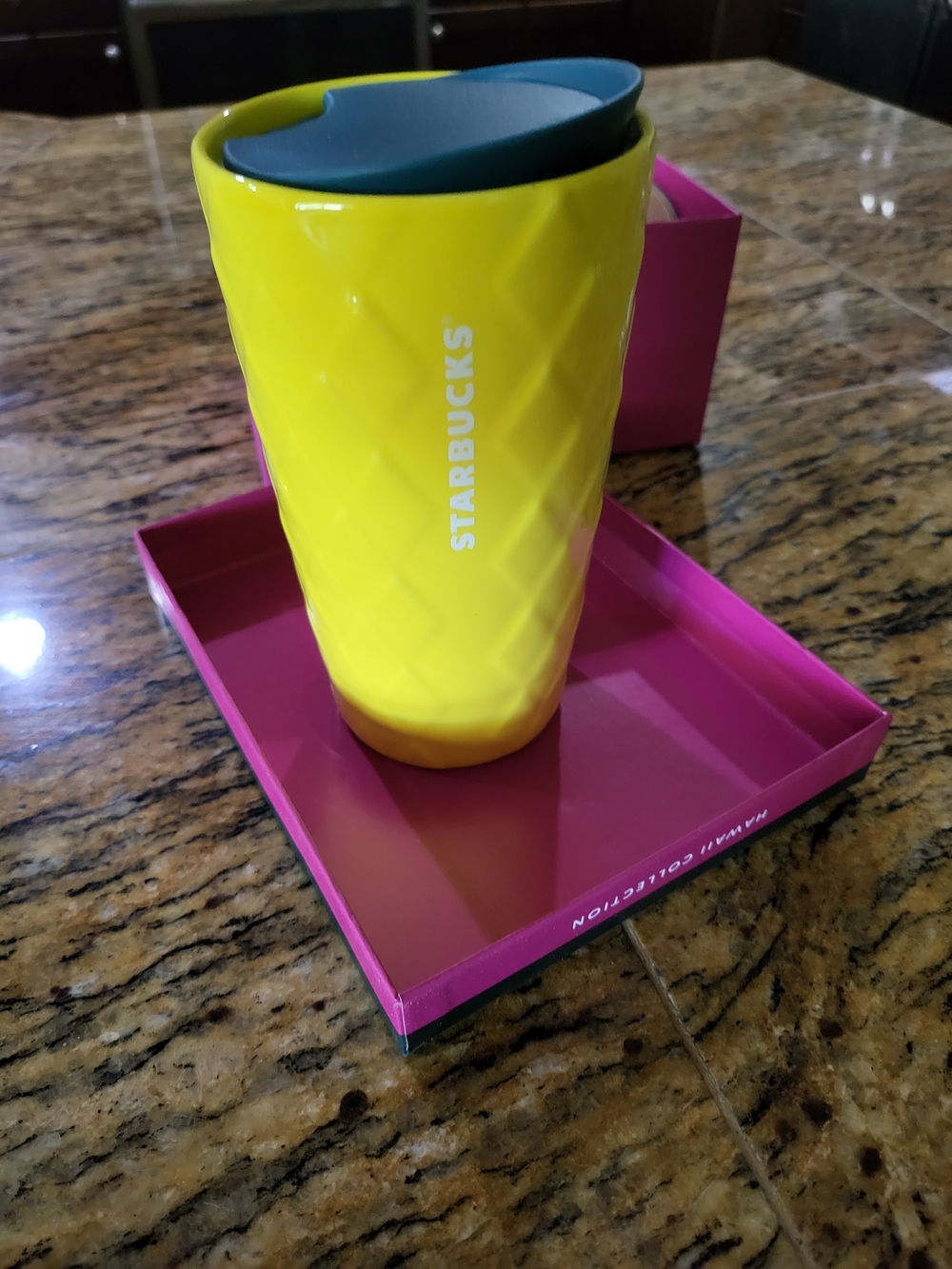 Starbucks Hawaii Pineapple Mug – New in Box 🍍🌺